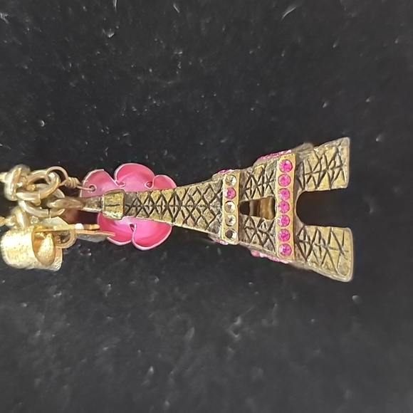 Gold Tone Eiffel Tower Charm Necklace Betsey Johnson - Picture 10 of 10